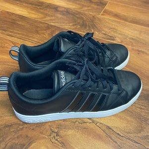 Adidas size 8 Women’s shoe